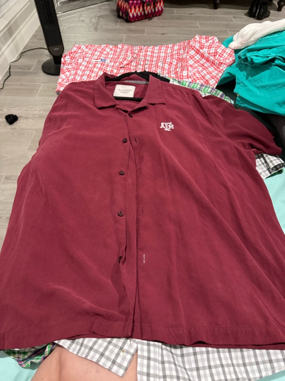 Tommy Bahama Maroon Short-Sleeve Button-Down Shirt